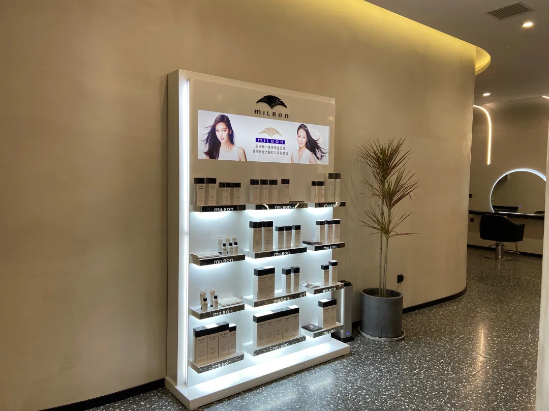 Makeup Showcase Retail Shop In – обзор и цена Interior Design Nail Salon