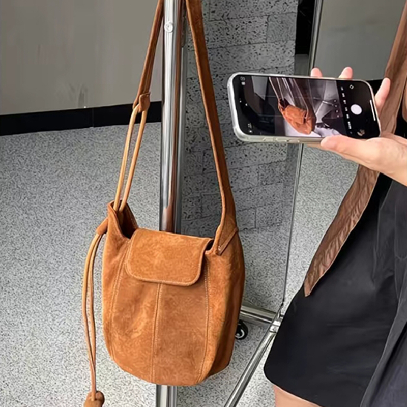 Frosted Suede Bucket Bag Pumpk – обзор и цена Interior Design High End